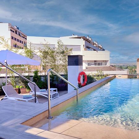 Apartamentos Luna Suites Гранада Екстериор снимка