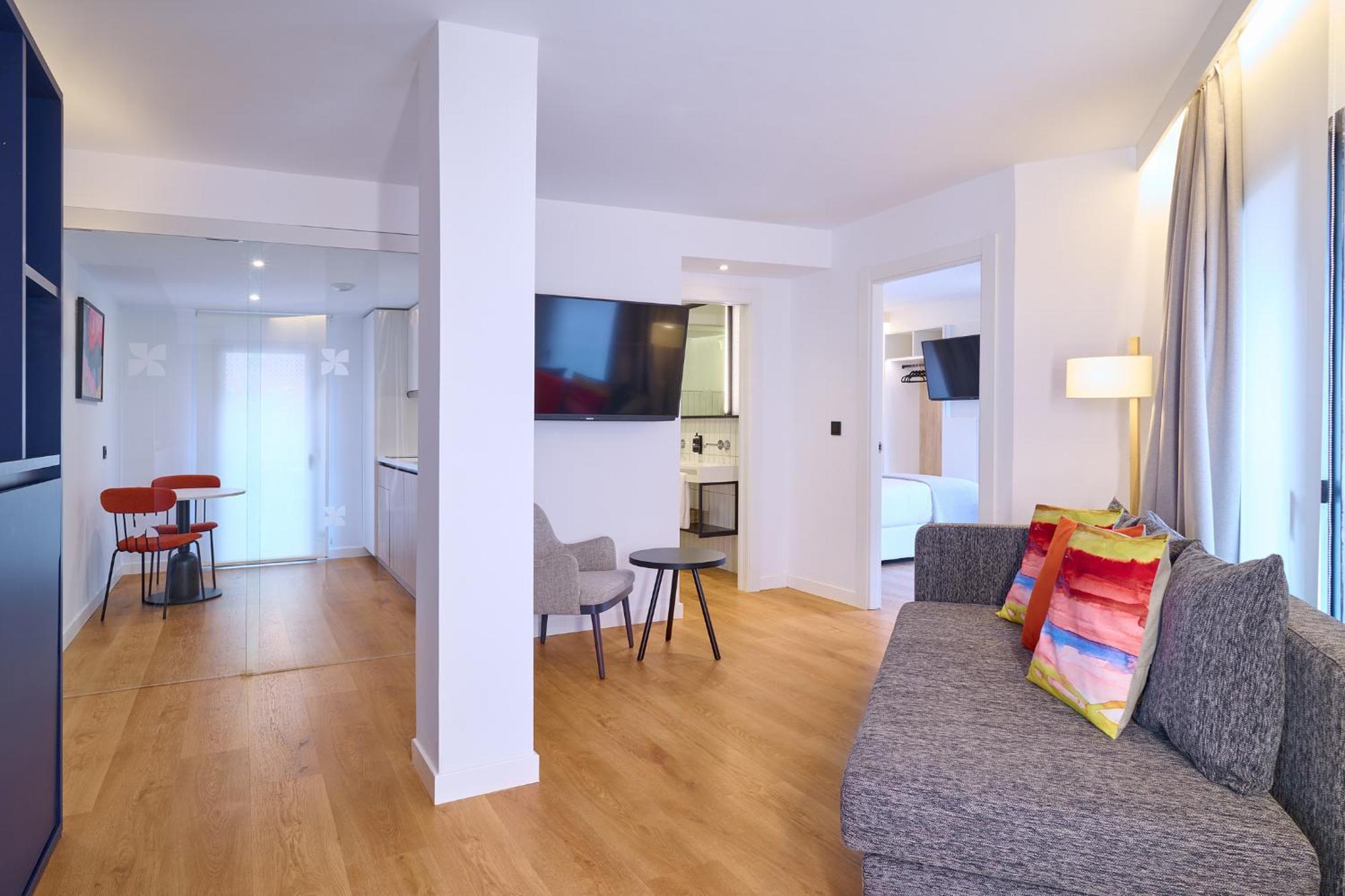 Apartamentos Luna Suites Гранада Екстериор снимка